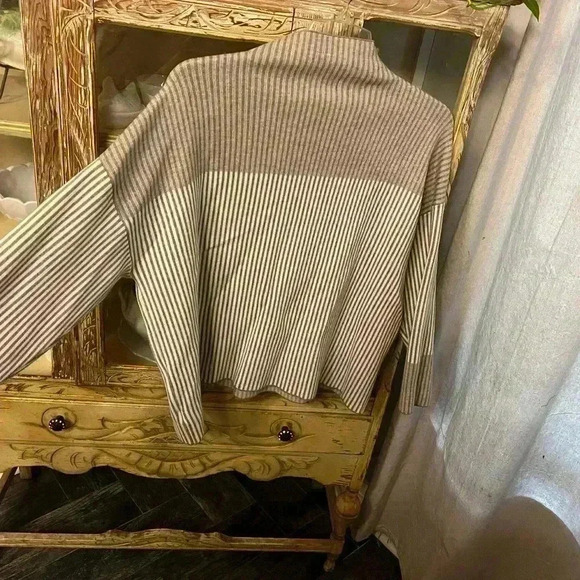 Rachel Zoe Womens Mock Neck Sweater Beige Stripes Size 2X - Picture 5 of 5
